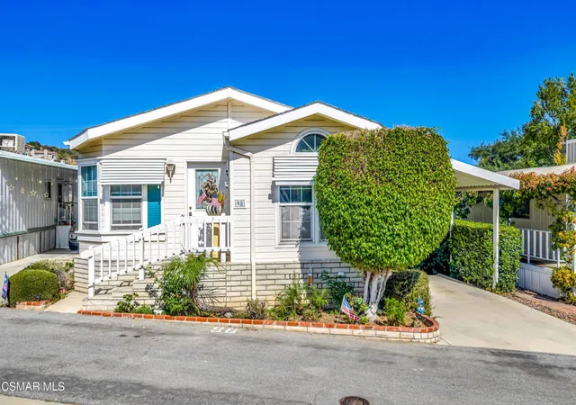 Photo 2 of Manufactured home for sale at 11401 Topanga Canyon Blvd #98, Chatsworth, CA 91311 | MLS# 226004134 | Listing updated on 2026-09-17