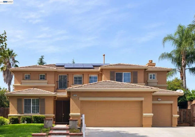 Photo 2 of Single family home for sale at 1839 Mount Conness Way, Antioch, CA 94531 | MLS# 41146661 | Listing updated on 2026-10-04