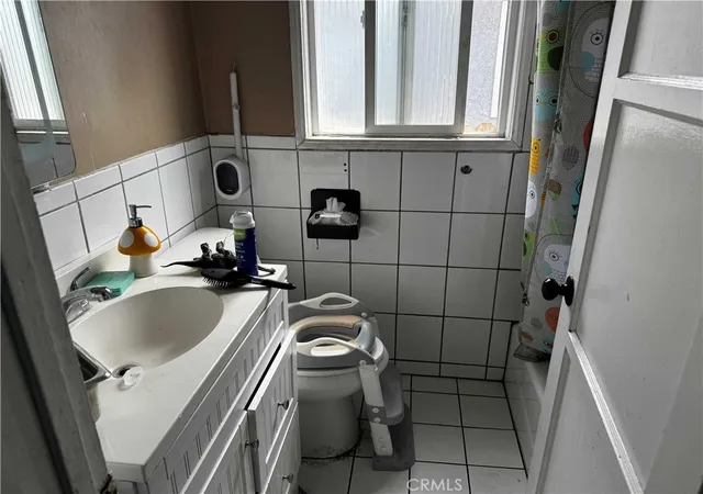 Photo 2 of Single family home for sale at 1511 E O St, Wilmington, CA 90744 | MLS# DW26189879 | Listing updated on 2026-10-03