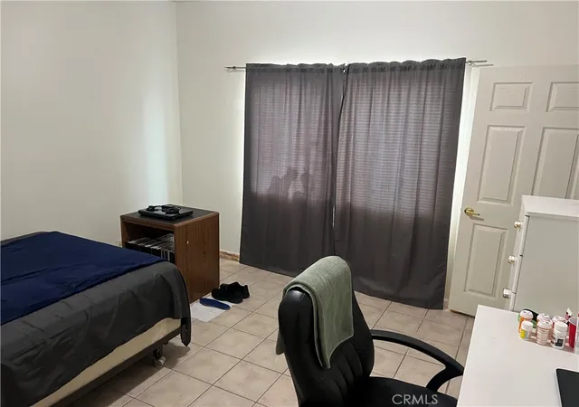 Photo 4 of Single family home for sale at 6816 Geyser Ave, Reseda, CA 91335 | MLS# DW26188761 | Listing updated on 2026-09-13