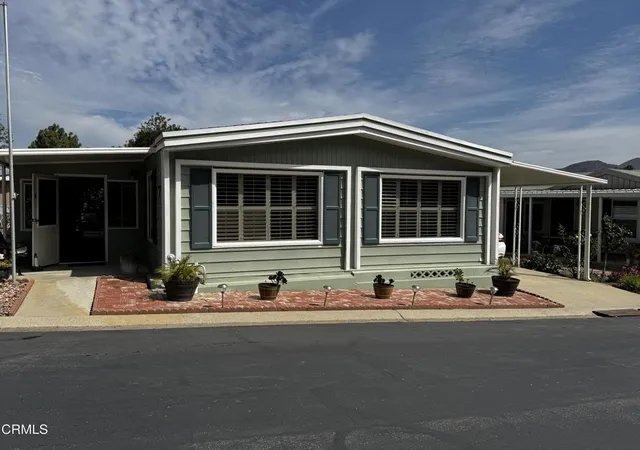 Photo 1 of Manufactured home for sale at 33 Irena Ave #99, Camarillo, CA 93012 | MLS# V1-38474 | Listing updated on 2026-09-09