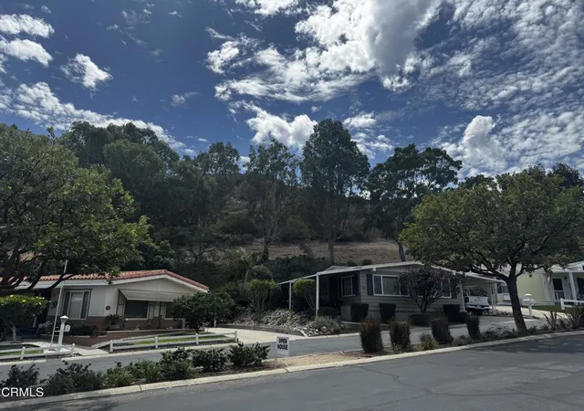 Photo 3 of Manufactured home for sale at 33 Irena Ave #99, Camarillo, CA 93012 | MLS# V1-38474 | Listing updated on 2026-09-09