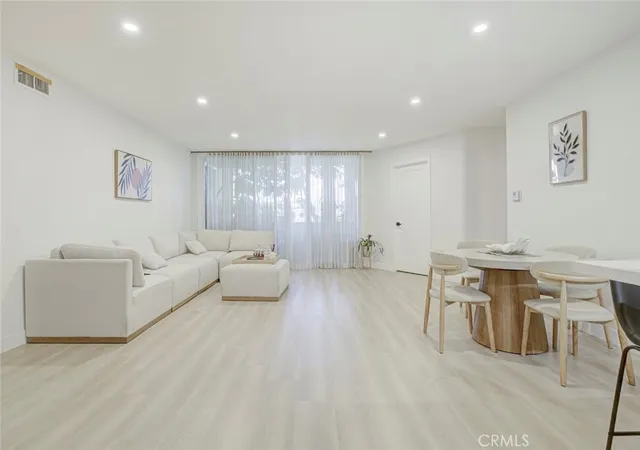 Condo for sale at 5411 Tyrone Ave #203, Sherman Oaks, CA 91401 | MLS# SR26185241
