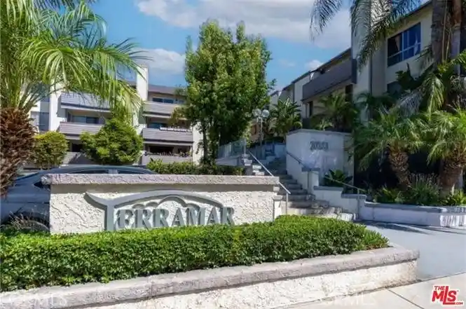 Condo for sale at 20253 Keswick #211, Winnetka, CA 91306 | MLS# SR26189294