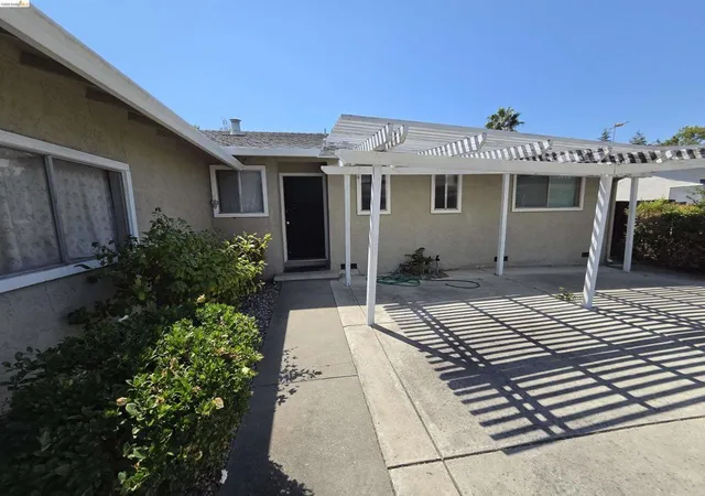 Photo 2 of Sale Pending at 3128 G St, Antioch, CA 94509 | MLS# 41146674 | Listing updated on 2026-10-09