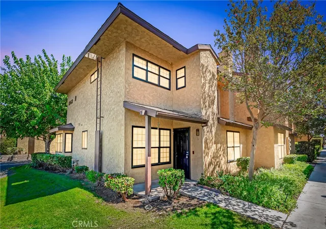 Listing Photo 1 - Condo for sale in building located at 1543 W Ave L, Lancaster, CA 93534 - Unit #1