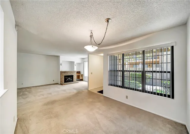 Listing Photo 5 - Condo for sale in building located at 1543 W Ave L, Lancaster, CA 93534 - Unit #1