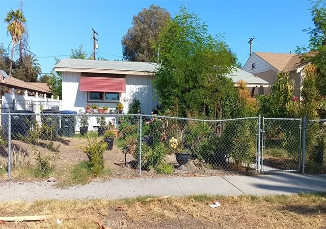 Photo 3 of Single family home for sale at 314 N Franklin St, Hemet, CA 92543 | MLS# WS26190229 | Listing updated on 2026-09-21