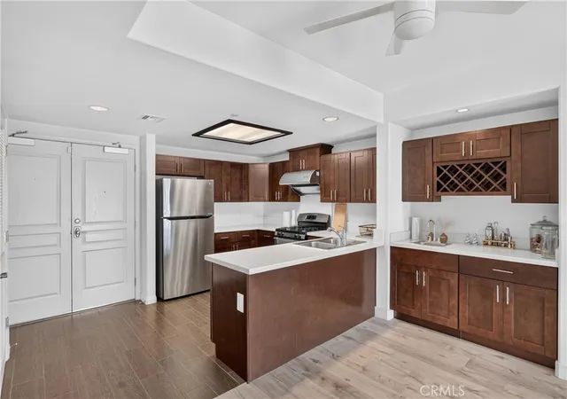Listing Photo 4 - Condo for sale in building located at 11 S 3Rd, Alhambra, CA 91801