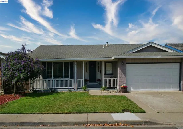 Photo 2 of Single family home for sale at 35831 Caxton Pl, Fremont, CA 94536 | MLS# 41146698 | Listing updated on 2026-10-05