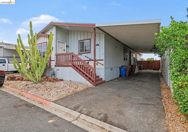Photo 3 of Sale Pending at 184 Maureen Cir, Pittsburg, CA 94565 | MLS# 41146702 | Listing updated on 2026-10-05