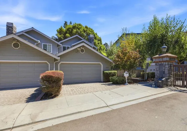 Photo 2 of Townhouse for sale at 3360 Aptos Rancho Rd, Aptos, CA 95003 | MLS# ML82059350 | Listing updated on 2026-09-26