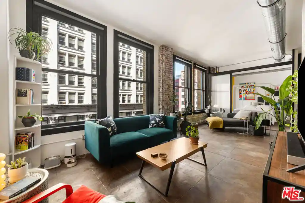 Listing Photo 1 - Condo for sale in 215 W 7th St located at 215 W 7th St, Los Angeles, CA 90014 - Unit #407
