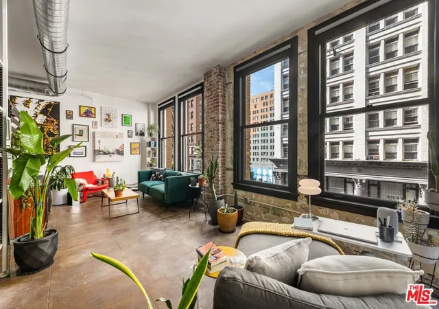 Listing Photo 3 - Condo for sale in building located at 215 W 7th St, Los Angeles, CA 90014 - Unit #407