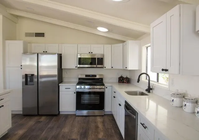 Photo 4 of Manufactured home for sale at 38520 Cmns Valley Dr, Palm Desert, CA 92260 | MLS# 219152018DA | Listing updated on 2026-09-13