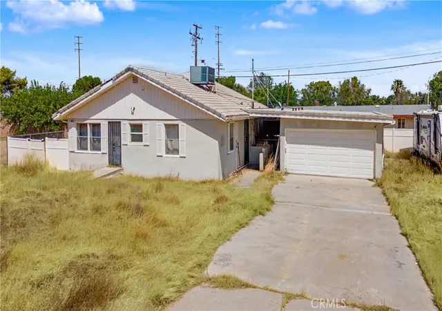 Photo 1 of Single family home for sale at 1047 E Lingard St, Lancaster, CA 93535 | MLS# SR26190416 | Listing updated on 2026-09-01