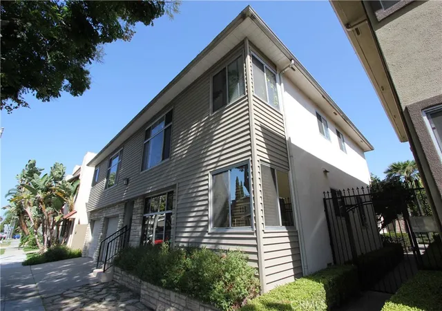 Photo 4 of Condo for sale at 1831 E Appleton #9, Long Beach, CA 90802 | MLS# DW26189722 | Listing updated on 2026-10-30