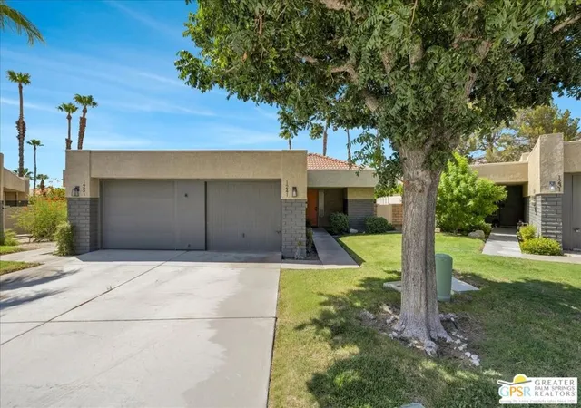 Photo 3 of Sale Pending at 1241 S Sunflower Cir, Palm Springs, CA 92262 | MLS# 26916897PS | Listing updated on 2026-09-23