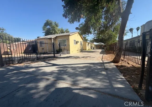 Multi family home for sale at 2037 Oregon St, Bakersfield, CA 93305 | MLS# DW26190509
