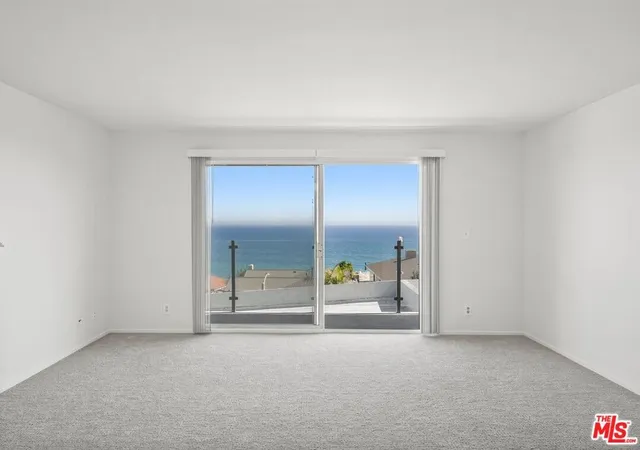 Listing Photo 2 - Condo for sale in building located at 18203 Coastline Dr, Malibu, CA 90265 - Unit #2