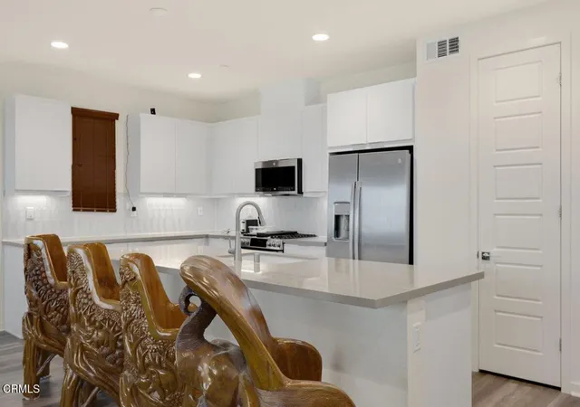 Listing Photo 4 - Condo for sale in building located at 1054 Canal St, Oxnard, CA 93035