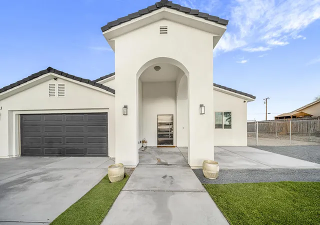 Photo 2 of Single family home for sale at 2860 Vista Ave, Thermal, CA 92274 | MLS# 219152029DA | Listing updated on 2026-10-01