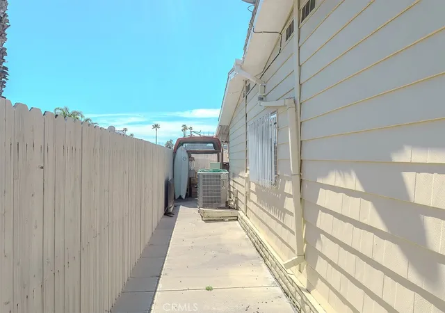 Photo 4 of Manufactured home for sale at 554 Castille, Hemet, CA 92543 | MLS# SW26190671 | Listing updated on 2026-09-13
