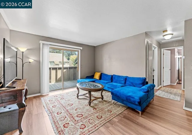 Listing Photo 4 - Condo for sale in building located at 2189 Lakeview, Pittsburg, CA 94565
