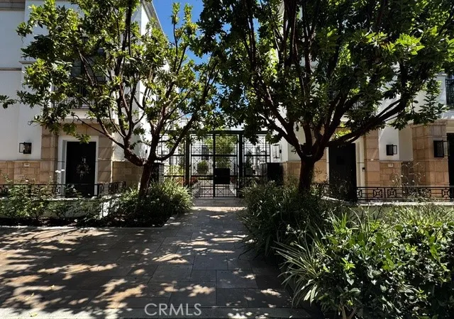Photo 1 of Condo for sale at 288 S Oakland #103, Pasadena, CA 91101 | MLS# SR26190811 | Listing updated on 2026-09-14