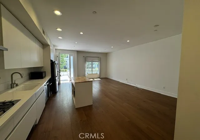 Photo 3 of Condo for sale at 288 S Oakland #103, Pasadena, CA 91101 | MLS# SR26190811 | Listing updated on 2026-09-14