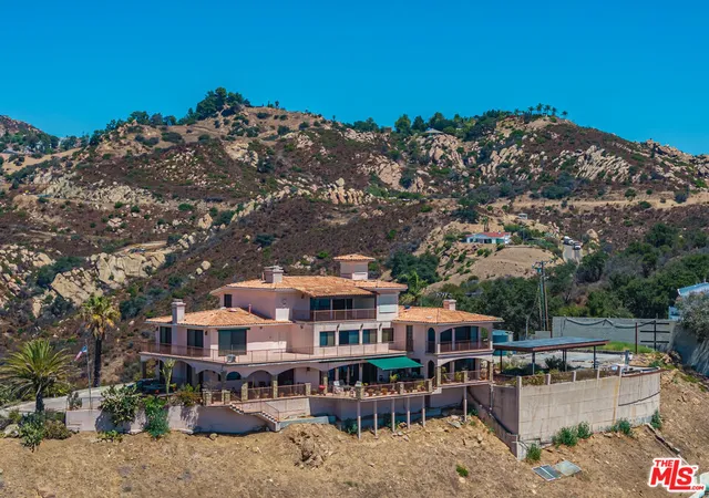 Photo 4 of Single family home for sale at 140 Valle Lindo St, Malibu, CA 90265 | MLS# 26921091 | Listing updated on 2026-09-13