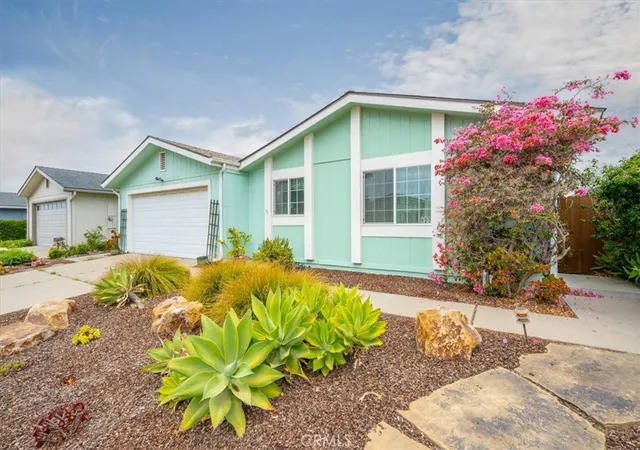 Photo 1 of Manufactured home for sale at 927 Vista Del Rio, Santa Maria, CA 93458 | MLS# PI26184499 | Listing updated on 2026-10-13