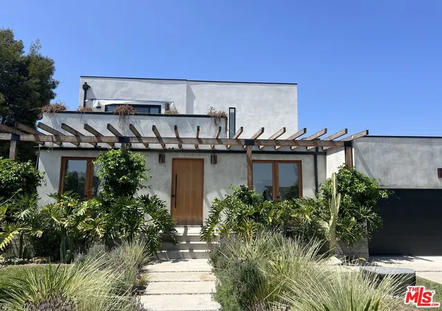 Photo 1 of Single family home for sale at 5357 Brynhurst Ave, Los Angeles, CA 90043 | MLS# 26918167 | Listing updated on 2026-10-04