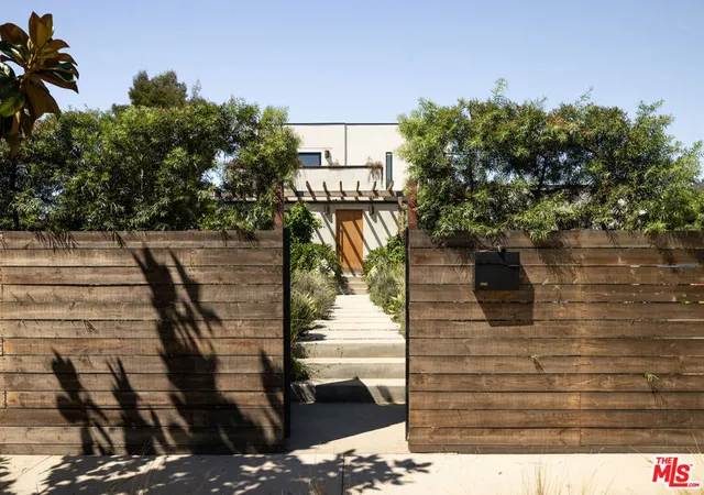 Photo 2 of Single family home for sale at 5357 Brynhurst Ave, Los Angeles, CA 90043 | MLS# 26918167 | Listing updated on 2026-10-04