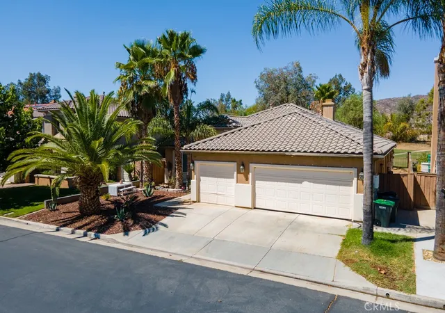 Photo 3 of Single family home for sale at 187 Caldera Ln, Hemet, CA 92545 | MLS# IG26189911 | Listing updated on 2026-10-07