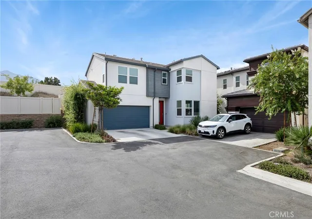 Photo 3 of Townhouse for sale at 24581 Sonieta Ct, Corona, CA 92883 | MLS# CV26191022 | Listing updated on 2026-10-11