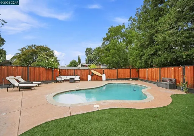 Photo 1 of Sale Pending at 4074 Hamlet Ct, Concord, CA 94521 | MLS# 41146768 | Listing updated on 2026-10-08