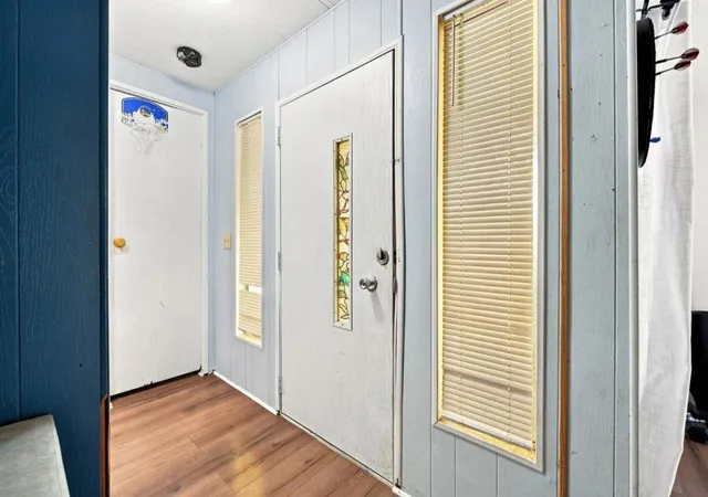 Photo 2 of Manufactured home for sale at 402 Los Encinos Ave #402, San Jose, CA 95134 | MLS# ML82059657 | Listing updated on 2026-10-11