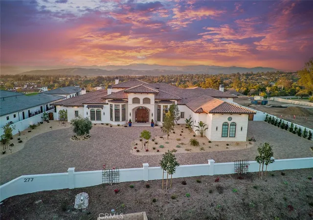 Photo 4 of Single family home for sale at 277 Crestview Ave, Camarillo, CA 93010 | MLS# SR26187108 | Listing updated on 2026-10-28