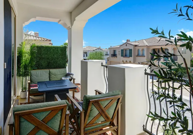 Photo 2 of Condo for sale at 1402 Guzman Ln, Palm Springs, CA 92262 | MLS# 219152074PS | Listing updated on 2026-09-29