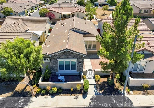 Photo 3 of Sale Pending at 8071 Hazeltine, Hemet, CA 92545 | MLS# SW26190430 | Listing updated on 2026-10-12