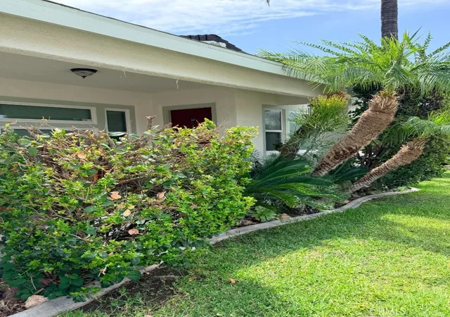 Photo 3 of Single family home for sale at 4574 Central Ave, Riverside, CA 92506 | MLS# CV26189728 | Listing updated on 2026-09-13