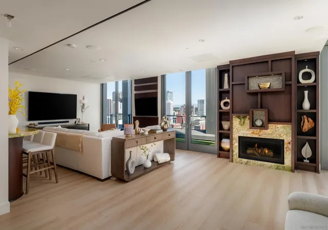 Listing Photo 1 - Condo for sale in building located at 645 Front St, San Diego, CA 92101 - Unit #2204