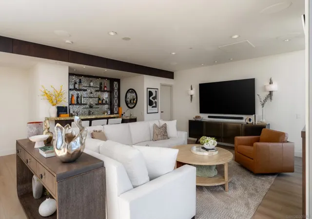 Photo 3 of Condo for sale at 645 Front St #2204, San Diego, CA 92101 | MLS# 260021355SD | Listing updated on 2026-09-01