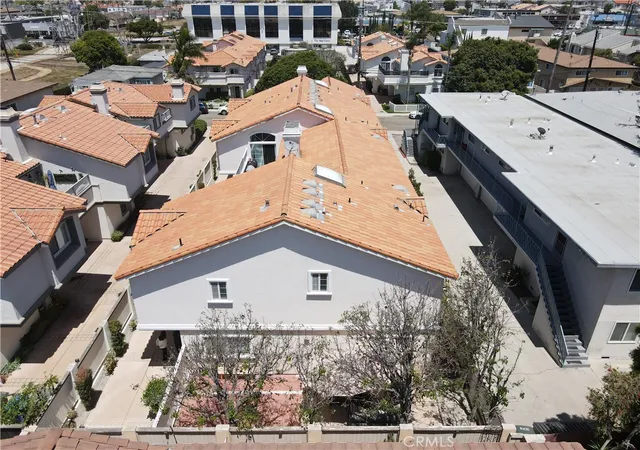 Photo 1 of Townhouse for sale at 2514 Vanderbilt Ln #C, Redondo Beach, CA 90278 | MLS# SB26190925 | Listing updated on 2026-10-01