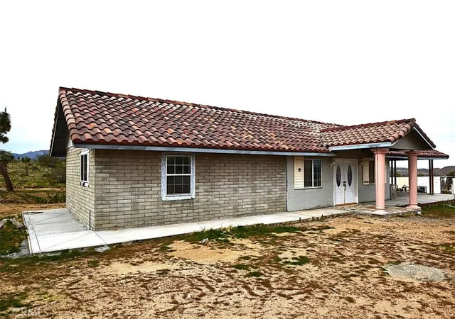 Photo 2 of Single family home for sale at 8425 Indio Ave, Yucca Valley, CA 92284 | MLS# JT26191265 | Listing updated on 2026-09-18