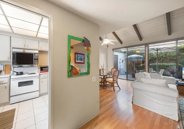 Listing Photo 4 - Condo for sale in building located at 2367 Miramonte Cir W, Palm Springs, CA 92264 - Unit #C