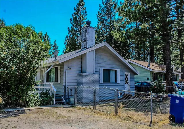Photo 2 of Sale Pending at 945 Greenway Dr, Big Bear City, CA 92314 | MLS# 219152095PS | Listing updated on 2026-09-13