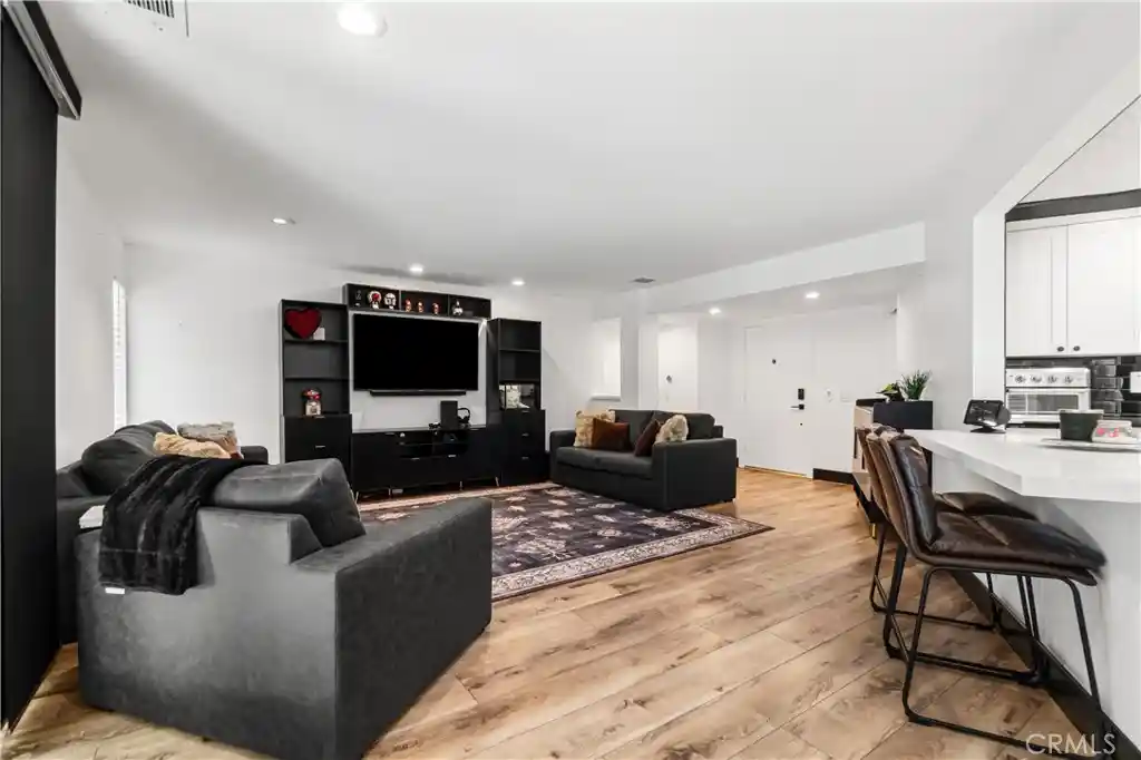 Listing Photo 2 - Condo for sale in 2752 Pine Creek Cir located at 2752 Pine Creek Cir, Fullerton, CA 92835 - Unit 2752 Pine Crk Cir