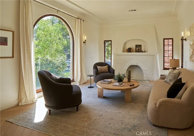 Photo 1 of Single family home for sale at 721 Palm Dr, Glendale, CA 91202 | MLS# AR26191241 | Listing updated on 2026-09-23